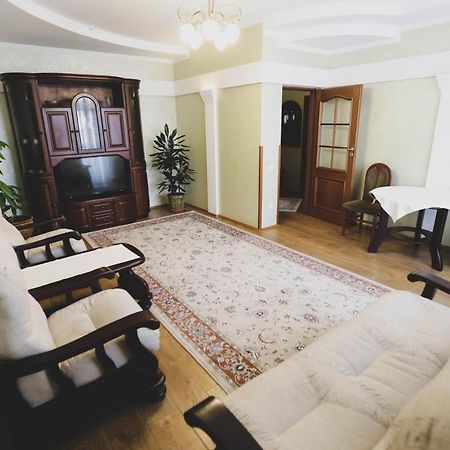 Hotel Solnichnaia Dolyna Polyana  Esterno foto