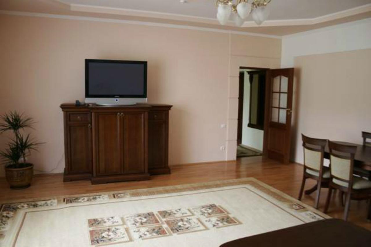 Hotel Solnichnaia Dolyna Polyana  Esterno foto
