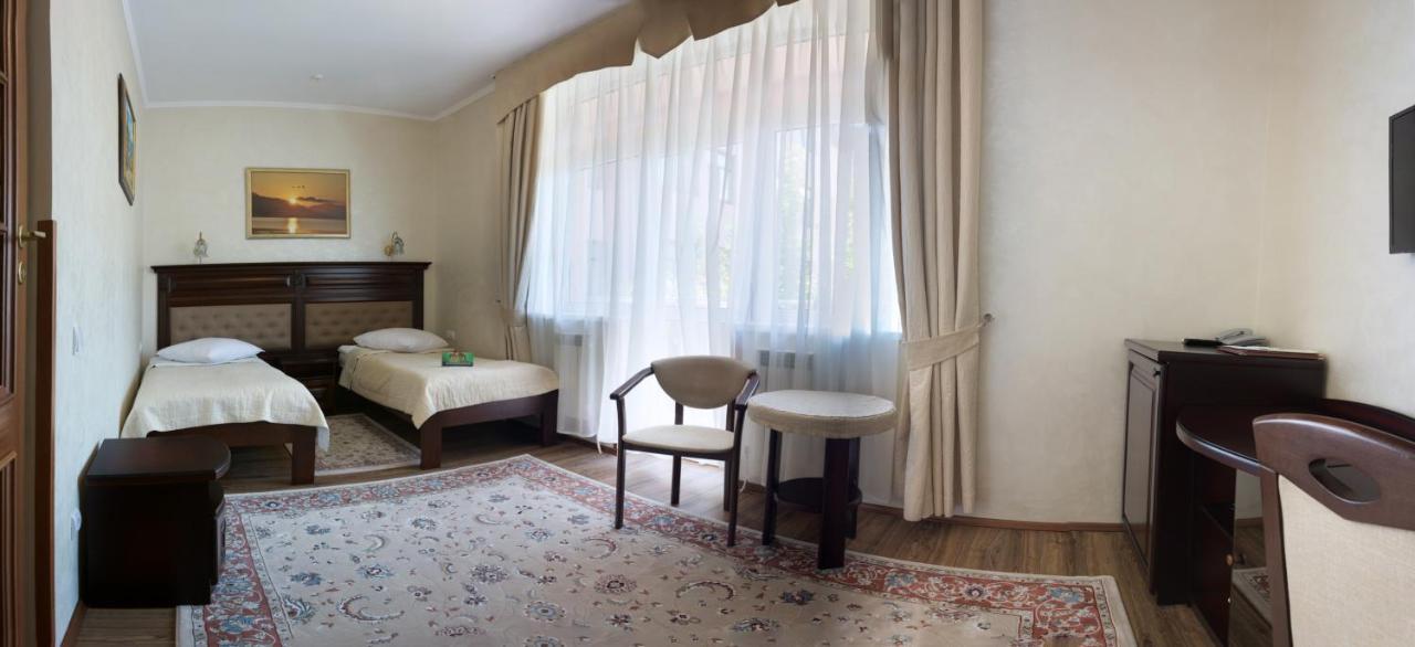 Hotel Solnichnaia Dolyna Polyana  Esterno foto